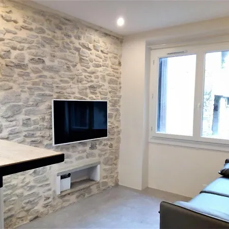 Le Petit Studio - 15 M2 - Centre Ville - Sorgue A 50 M L'Isle-sur-la-Sorgue Exterior photo