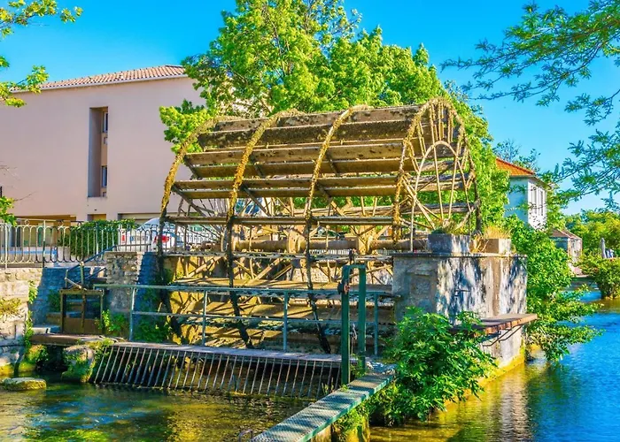 Le Petit Studio - 15 M2 - Centre Ville - Sorgue A 50 M