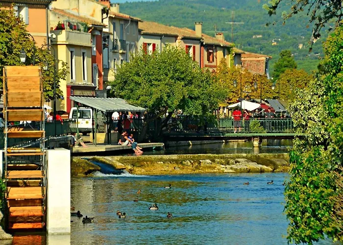 Le Petit Studio - 15 M2 - Centre Ville - Sorgue A 50 M